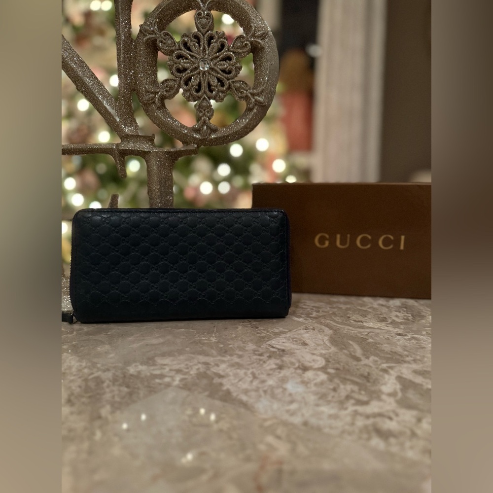 ♠️EUC♠️ Gucci Microguccissima Pattern Leather Wallet